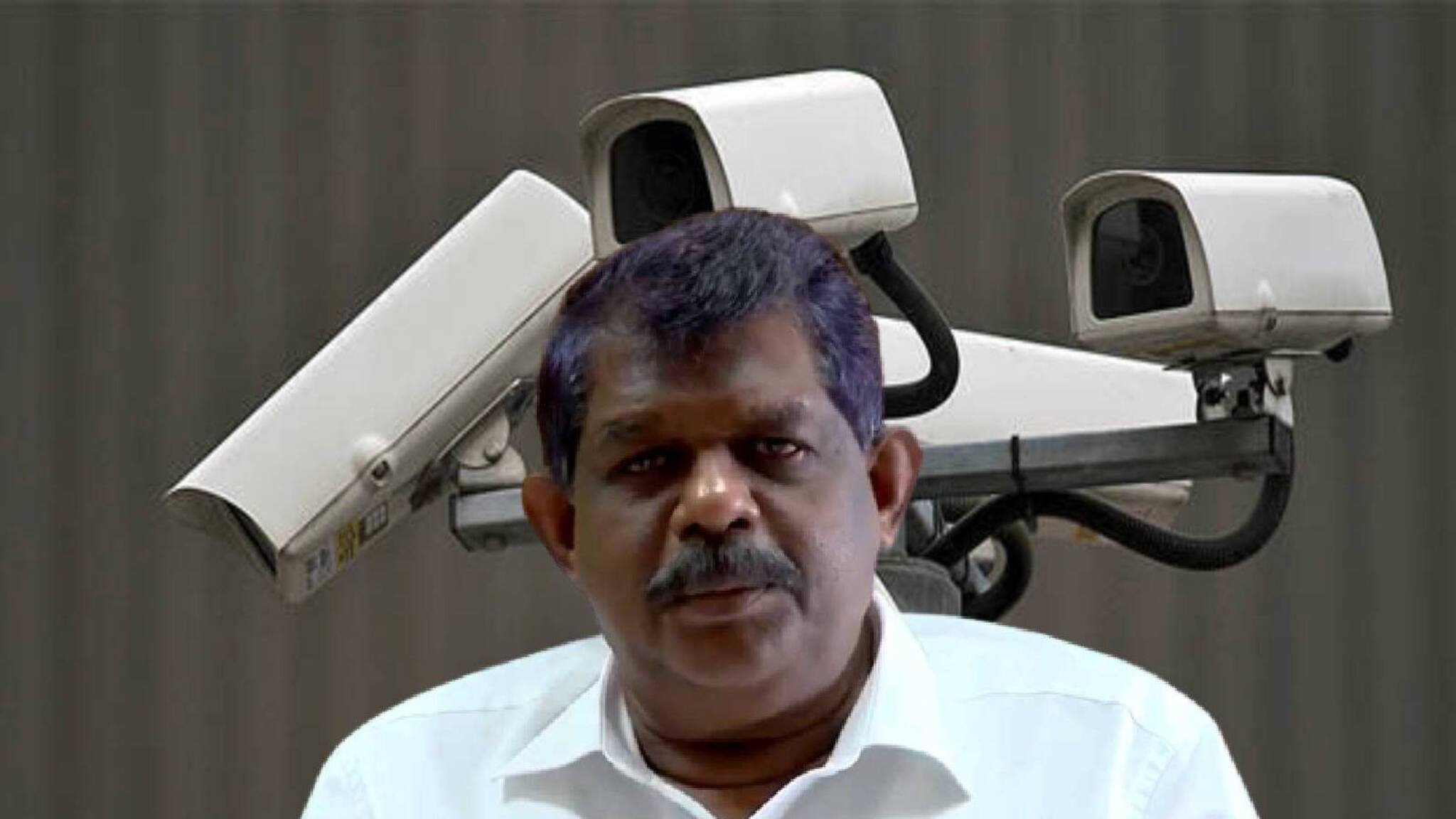 അയ്യേ! എ ഐ ക്യാമറയിൽ ഗതാഗതമന്ത്രി പറഞ്ഞത് ശരിയല്ലെന്ന് മോട്ടോർ വാഹന വകുപ്പ്; പ്രായം ക്യാമറ കണ്ടുപിടിക്കില്ല