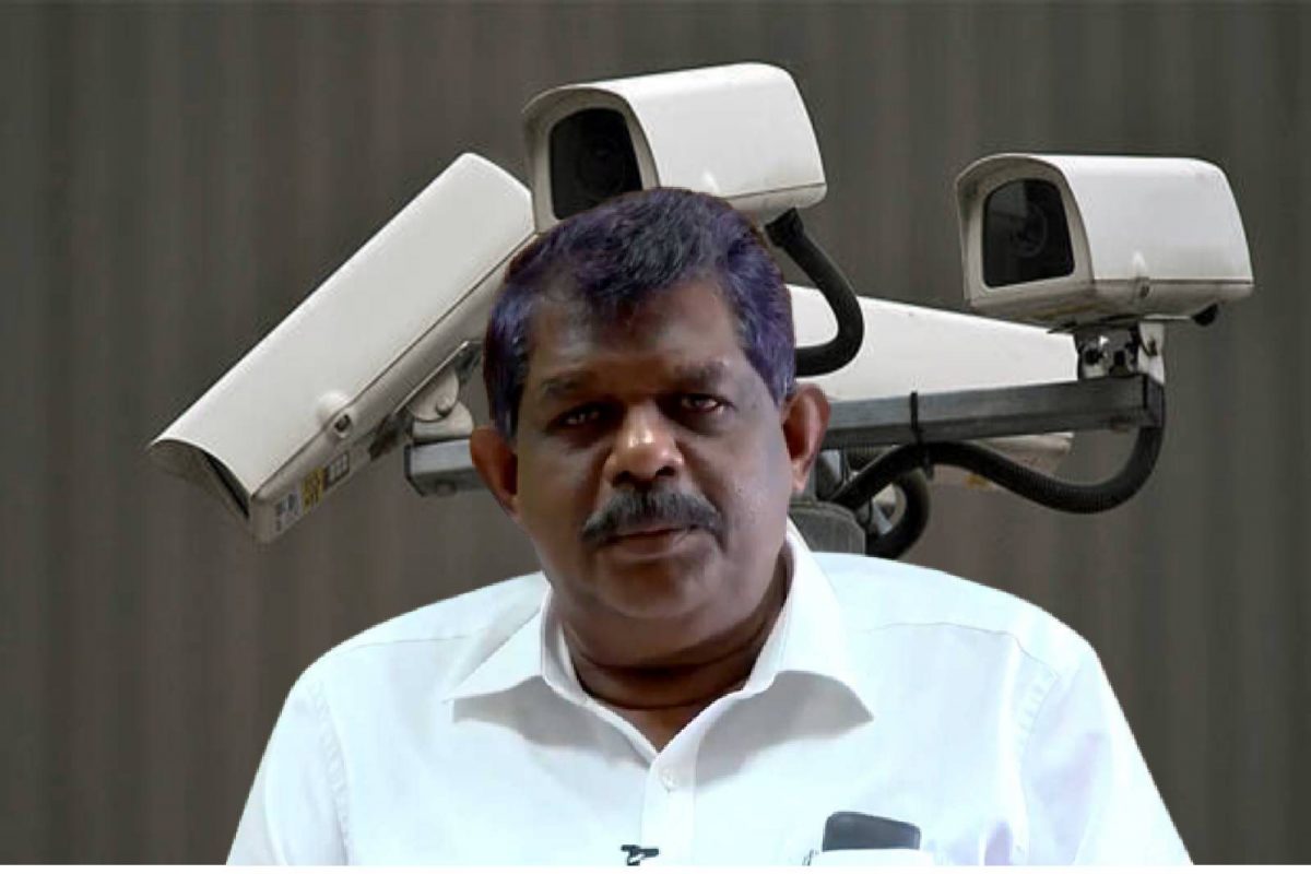 അയ്യേ! എ ഐ ക്യാമറയിൽ ഗതാഗതമന്ത്രി പറഞ്ഞത് ശരിയല്ലെന്ന് മോട്ടോർ വാഹന വകുപ്പ്; പ്രായം ക്യാമറ കണ്ടുപിടിക്കില്ല