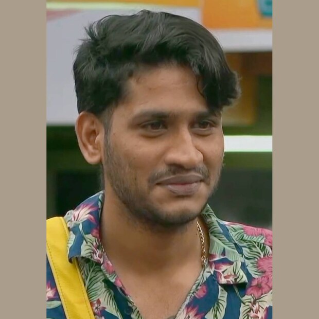  ഇവിടെയാണ് സുഹൃത്തുക്കളേ ബുദ്ധി ഉപയോഗിക്കേണ്ടത്. ഈ ഷർട്ട് നിങ്ങൾക്കും വാങ്ങാം. എങ്ങനെ ഇത്രയും തുക ഒരു ഷർട്ടിനായി മുടക്കും എന്നാലോചിച്ചു വിഷമിക്കേണ്ട കാര്യം തന്നെയില്ല