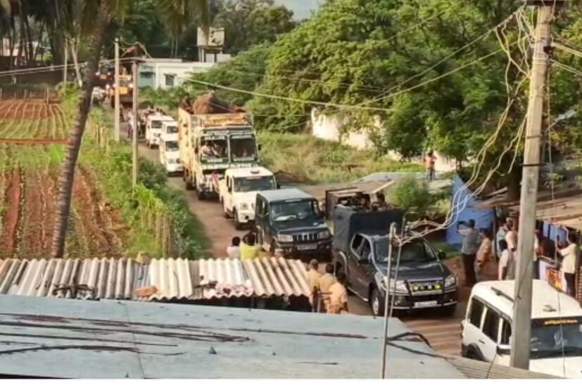  മേയ് 27ന് കമ്പത്ത് ജനവാസമേഖലയിലിറങ്ങി അരിക്കൊമ്പൻ പരിഭ്രാന്തി പരത്തിയതോടെ പിറ്റേന്ന് മയക്കുവെടിവയ്ക്കാൻ തമിഴ്നാട് വനംവകുപ്പ് തീരുമാനിച്ചിരുന്നു. ഇതിന്റെ ഭാഗമായി കമ്പം മുനിസിപ്പാലിറ്റിയിൽ നിരോധനാജ്ഞയും പ്രഖ്യാപിച്ചു. തയാറെടുപ്പുകൾ നടത്തി കാത്തുനിന്നെങ്കിലും അരിക്കൊമ്പൻ കാട്ടിലേക്കു മറഞ്ഞതോടെ ദൗത്യം അവസാനിപ്പിച്ചു.