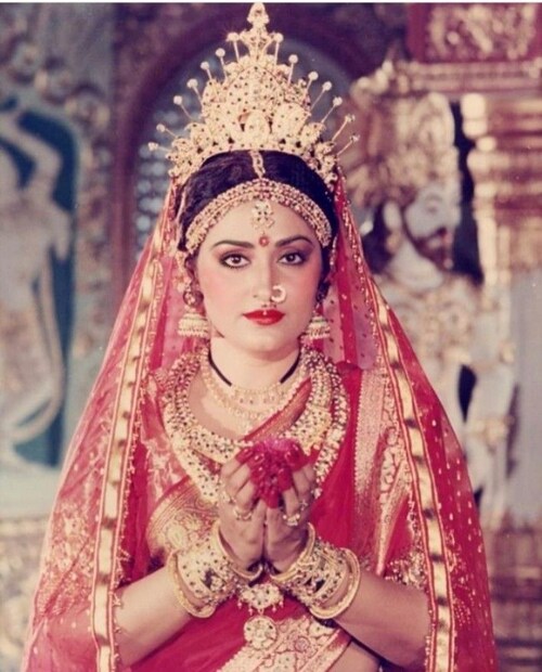  ജയപ്രദ: 1976ൽ പുറത്തിറങ്ങിയ സീതാ കല്യാണം എന്ന ചിത്രത്തിലാണ് ജയപ്രദ സീതയായി അഭിനയിച്ചത്. ഈ ചിത്രം സംവിധാനം ചെയ്തത് ബാപ്പുവാണ്. കൂടാതെ ജീതേന്ദ്ര ശ്രീരാമനായി അഭിനയിച്ച ലവ് കുഷ് എന്ന ഹിന്ദി ചിത്രത്തിലും ജയപ്രദ സീതയായി അഭിനയിച്ചിരുന്നു. വി മധുസൂധന റാവുവായിരുന്നു ഇത് സംവിധാനം ചെയ്തത്.