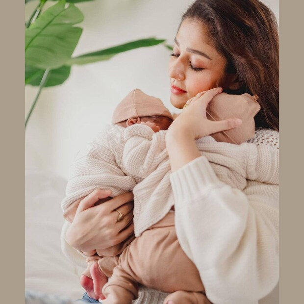  വിജയ് സേതുപതി, സന്യ മൽഹോത്ര എന്നിവരും ജവാനിൽ പ്രധാന കഥാപാത്രങ്ങളെ അവതരിപ്പിക്കുന്നു. ഷാരൂഖിന്റെ നിർമ്മാണ കമ്പനിയായ റെഡ് ചില്ലീസ് എന്റർടെയ്ൻമെന്റ് ആണ് നിർമ്മാണം