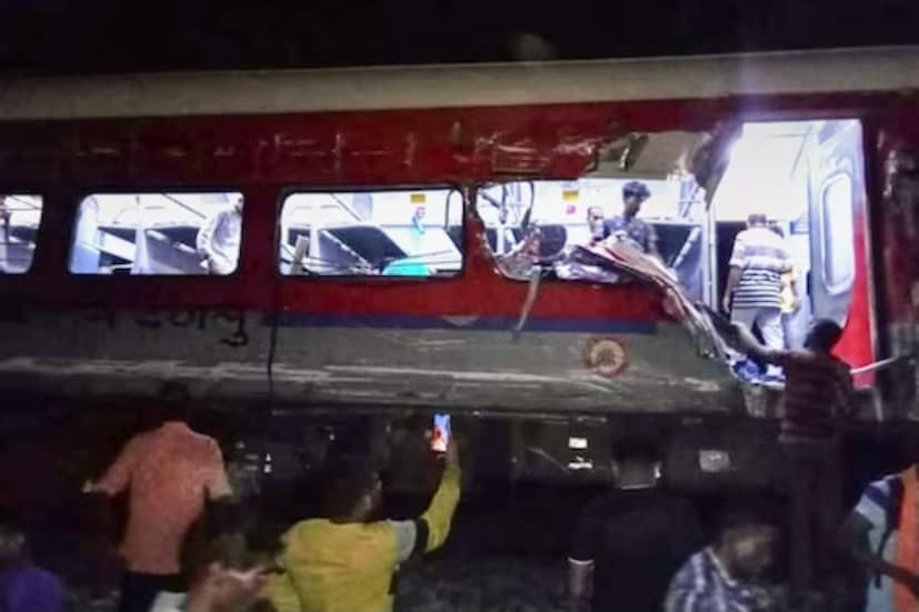 malayali, thrissur natives, Odisha Train accident, കോറമാണ്ഡൽ എക്‌സ്‌പ്രസ് ട്രെയിൻ അപകടം, കോറോമാണ്ടൽ എക്‌സ്‌പ്രസ് അപകടം, ട്രെയിൻ ദുരന്തം, train accident, Odisha, Coromandel Express Derail, Coromandel Express, Coromandel Express Derail accident, Train derail,, ഒഡീഷ ബാലസോർ, ഒഡീഷ ട്രെയിൻ അപകടം തത്സമയ അപ്‌ഡേറ്റുകൾ, ട്രെയിൻ അപകട വാർത്ത, റെയിൽ അപകട വാർത്ത, ഷാലിമാർ-ചെന്നൈ കോറോമാണ്ടൽ സൂപ്പർഫാസ്റ്റ് എക്‌സ്പ്രസ്, ഒഡീഷ ട്രെയിൻ അപകടം, ,ഒഡീഷ വാർത്ത, ഷാലിമാർ ചെന്നൈ കോറോമാണ്ടൽ എക്സ്പ്രസ്, ട്രെയിൻ അപകടം, കോറമാണ്ടൽ എക്സ്പ്രസ്, ട്രെയിൻ പാളംതെറ്റി, ട്രെയിൻ ദുരന്തം