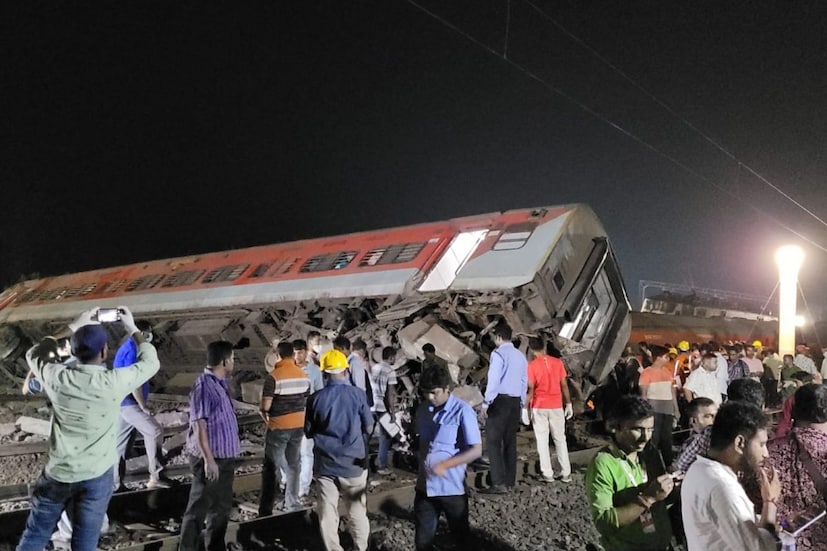 Odisha Train accident, Timeline of train accidents in india, കോറമാണ്ഡൽ എക്‌സ്‌പ്രസ് ട്രെയിൻ അപകടം, കോറോമാണ്ടൽ എക്‌സ്‌പ്രസ് അപകടം, ട്രെയിൻ ദുരന്തം, train accident, Odisha, Coromandel Express Derail, Coromandel Express, Coromandel Express Derail accident, Train derail,, ഒഡീഷ ബാലസോർ, ഒഡീഷ ട്രെയിൻ അപകടം തത്സമയ അപ്‌ഡേറ്റുകൾ, ട്രെയിൻ അപകട വാർത്ത, റെയിൽ അപകട വാർത്ത, ഷാലിമാർ-ചെന്നൈ കോറോമാണ്ടൽ സൂപ്പർഫാസ്റ്റ് എക്‌സ്പ്രസ്, ഒഡീഷ ട്രെയിൻ അപകടം, ,ഒഡീഷ വാർത്ത, ഷാലിമാർ ചെന്നൈ കോറോമാണ്ടൽ എക്സ്പ്രസ്, ട്രെയിൻ അപകടം, കോറമാണ്ടൽ എക്സ്പ്രസ്, ട്രെയിൻ പാളംതെറ്റി, ട്രെയിൻ ദുരന്തം