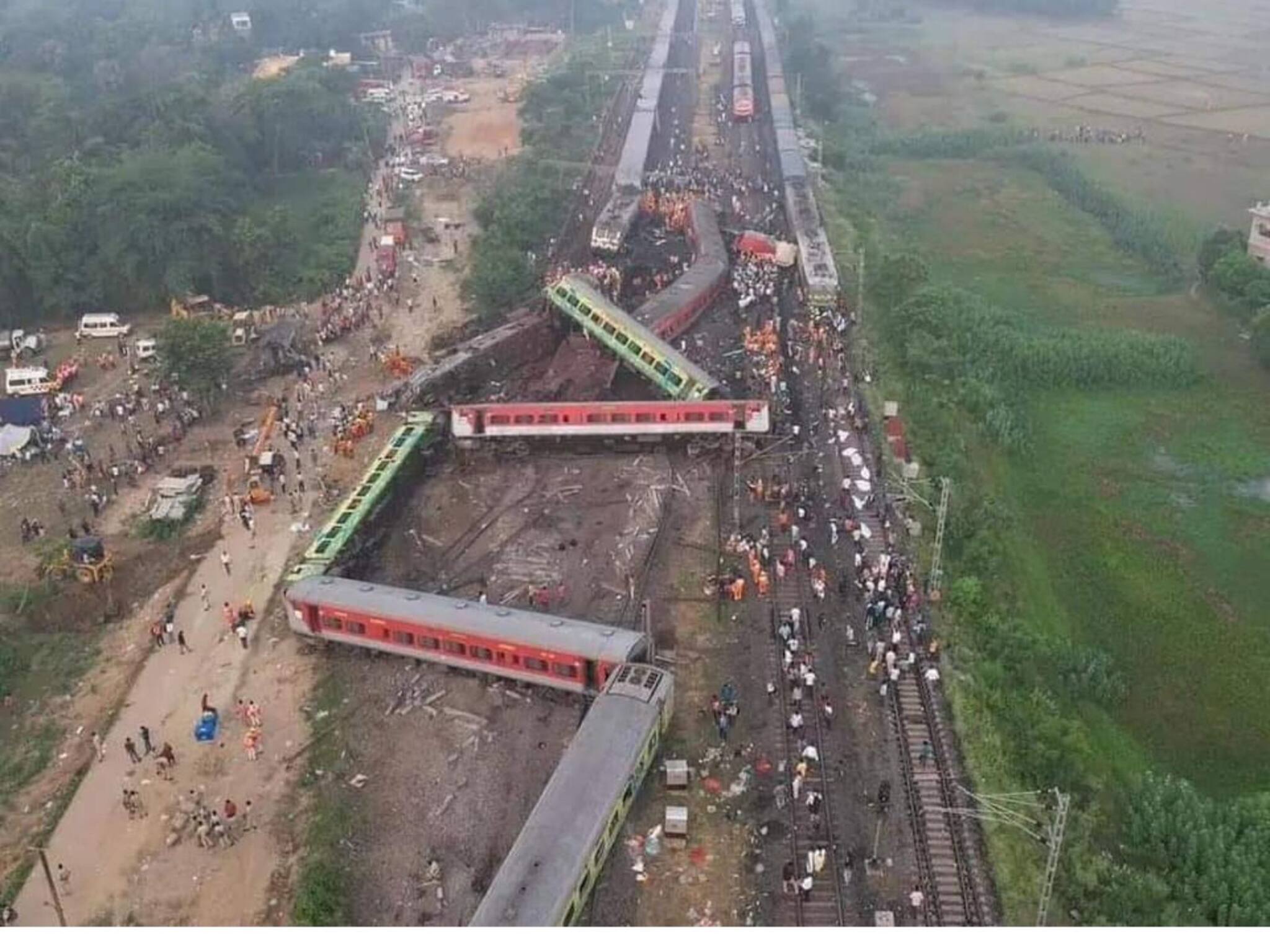 ഒഡീഷ ട്രെയിൻ അപകടം: മാനുഷിക പിഴവെന്ന് സൂചന നൽകി ഉദ്യോഗസ്ഥർ; അട്ടിമറി സാധ്യത തള്ളിക്കളയാമോ?