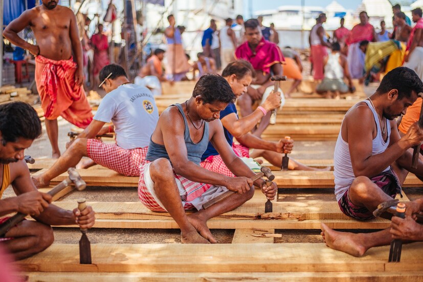  കഥാ ഉപനിഷത്തിൽ ഈ രഥങ്ങളുടെ പ്രാധാന്യത്തെക്കുറിച്ച് പ്രതിപാദിക്കുന്നുണ്ട്. ദേവന്റെ ശരീരത്തോട് സാമ്യമുള്ളതാണ് രഥം. ഒരു കറുത്ത വടി ഒഴികെ രഥങ്ങൾ നിർമിക്കുന്നതിന് എഴുതപ്പെട്ട രേഖകളോ സൂത്രവാക്യങ്ങളോ ഒന്നുമില്ല. ബിശ്വകർമ മഹാരാണന്മാർ (Biswakarma Maharanas) എന്നറിയപ്പെടുന്ന ആശാരിമാർക്ക് അവരുടെ പൂർവ്വികരിൽ നിന്ന് പാരമ്പര്യമായി ലഭിച്ചതാണ് ഈ രഥങ്ങളുടെ നിർമാണ വിദ്യ.
