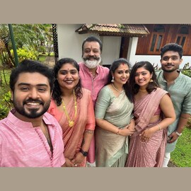 സിനിമയിൽ ഇല്ലാത്ത സുരേഷ് ഗോപിയുടെ പെണ്മക്കൾ; ആരാണ് ഭാഗ്യയും ഭാവ്നിയും?