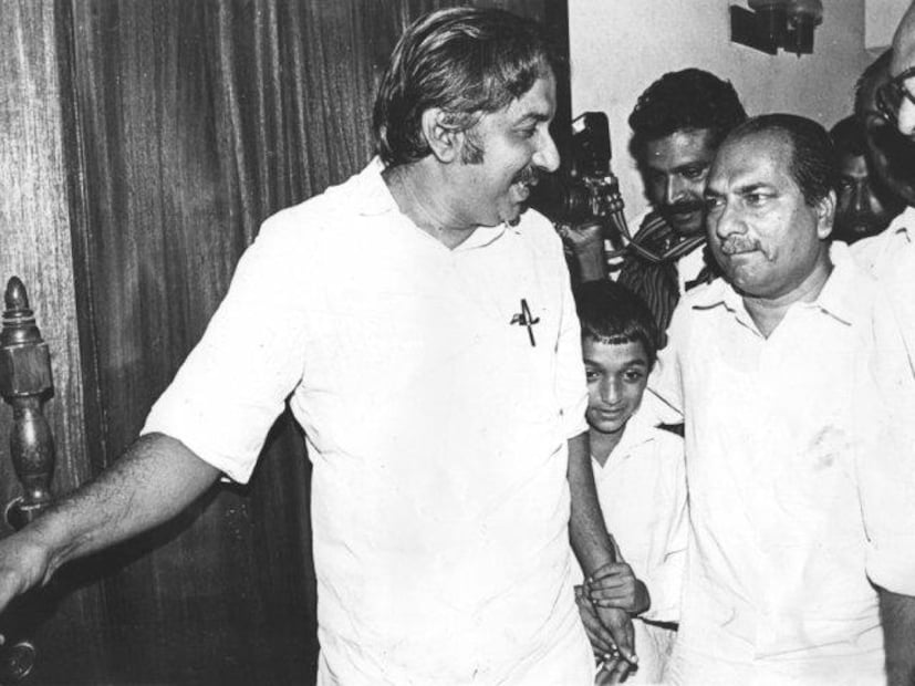  കേരള നിയമസഭാ ചരിത്രത്തിലെ റെക്കോഡ് കൂടിയാണിത്. 34 വയസിൽ മന്ത്രിയായത്. 77ലെ കരുണാകരൻ സർക്കാരിൽ തൊഴിൽ മന്ത്രിയായി, പിന്നീട് പലമന്ത്രിസഭകളിലും ആഭ്യന്തര, ധനകാര്യ വകുപ്പ് കൈകാര്യം ചെയ്തു. രണ്ടു തവണ സംസ്ഥാന മുഖ്യമന്ത്രിയായി.