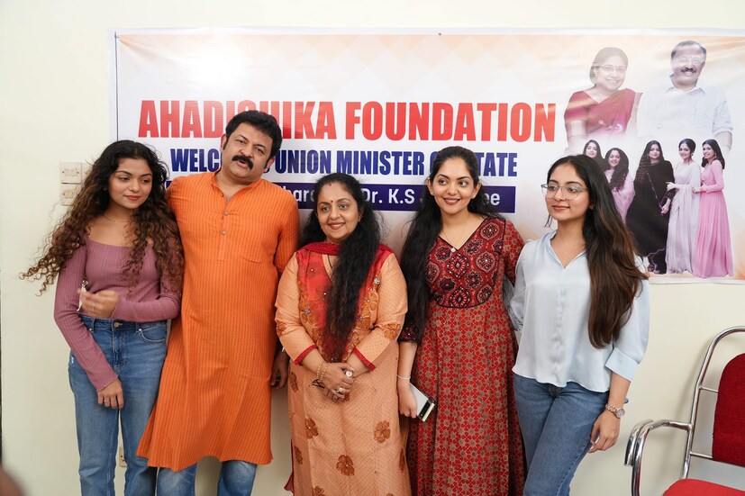  കുറച്ചു നാളുകൾക്ക് മുൻപ് അഹാനയും സഹോദരിമാരും ചേർന്ന് അവരുടെ ചാരിറ്റി സംഘടനയായ അഹാദിഷിക ഫൗണ്ടേഷന്റെ ഓഫീസ് ആരംഭിച്ചിരുന്നു. കേന്ദ്രമന്ത്രി വി. മുരളീധരനാണ് ഓഫീസ് ഉദ്‌ഘാടനം നിർവഹിച്ചത്