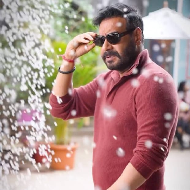  8,405 ചതുരശ്ര അടി വിസ്തീർണമുള്ളതാണ് ആദ്യ യൂണിറ്റ്. ഒഷിവാരയിലെ സിഗ്നേച്ചർ ബിൽഡിംഗിന്റെ 16-ാം നിലയിലാണ് യൂണിറ്റ് സ്ഥിതി ചെയ്യുന്നത്. യൂണിറ്റിന്റെ മൂല്യം 30.35 കോടി രൂപയാണെന്നും അജയ് 1.82 കോടിയുടെ സ്റ്റാമ്പ് ഡ്യൂട്ടിയിൽ ഒപ്പിട്ടിട്ടുണ്ടെന്നും റിപ്പോർട്ടുണ്ട് (തുടർന്ന് വായിക്കുക)