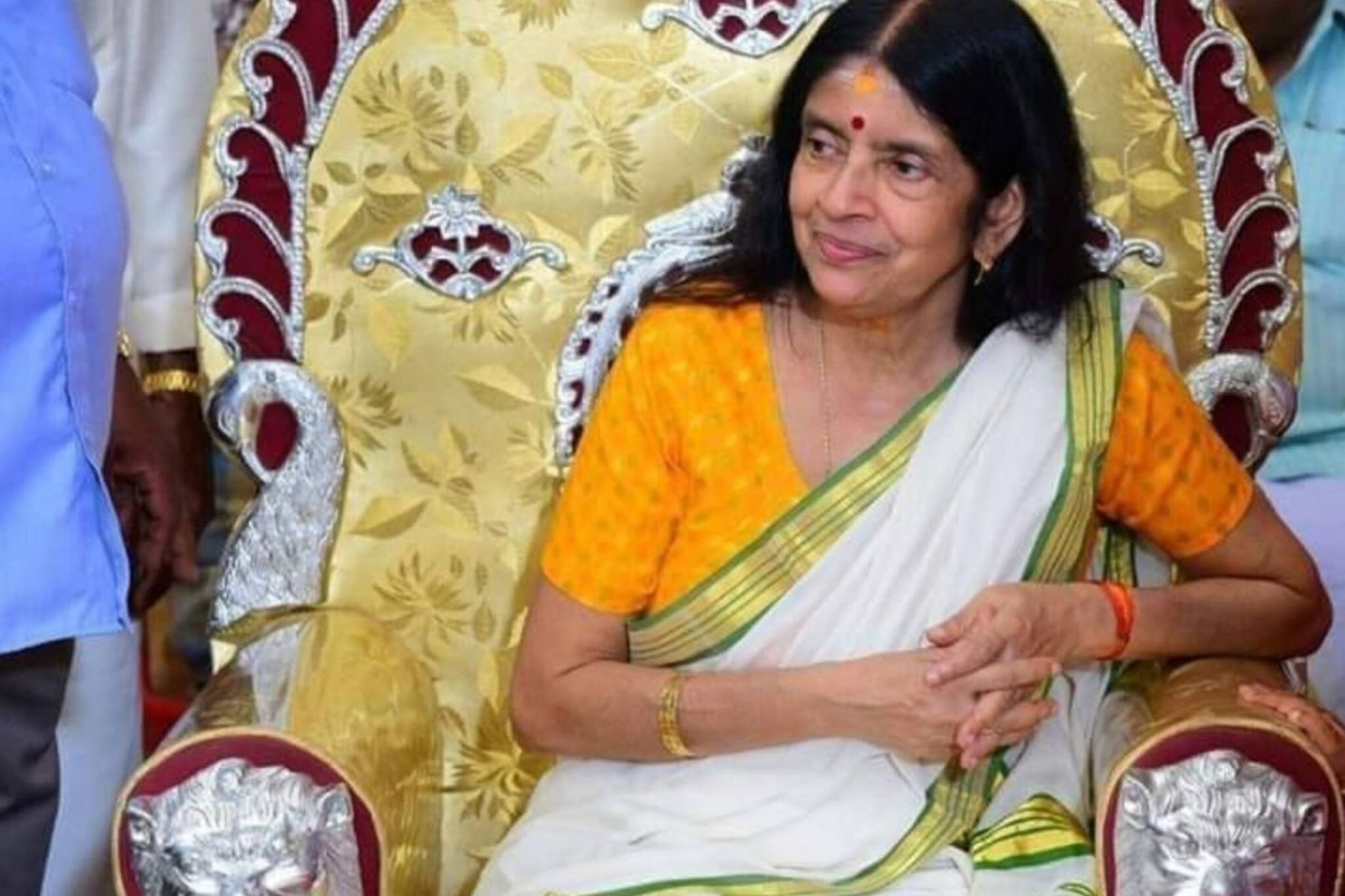 'ബൈബിള്‍ അയച്ചുതരാം, എന്നും വായിക്കണം'; മതപരിവർത്തനത്തിന് സമീപിച്ചിരുന്നതായി അശ്വതി തിരുനാള്‍ ഗൗരി ലക്ഷ്മി ബായി