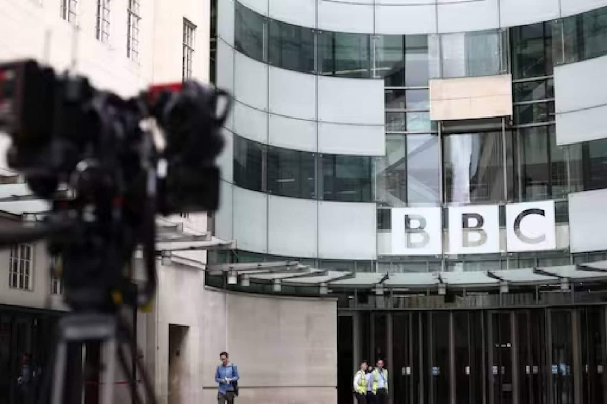 പ്രായപൂര്‍ത്തിയാകാത്ത കുട്ടിയ്ക്ക് പണം കൊടുത്ത് നഗ്നചിത്രങ്ങള്‍ ആവശ്യപ്പെട്ട BBC അവതാരകനെ പുറത്താക്കി