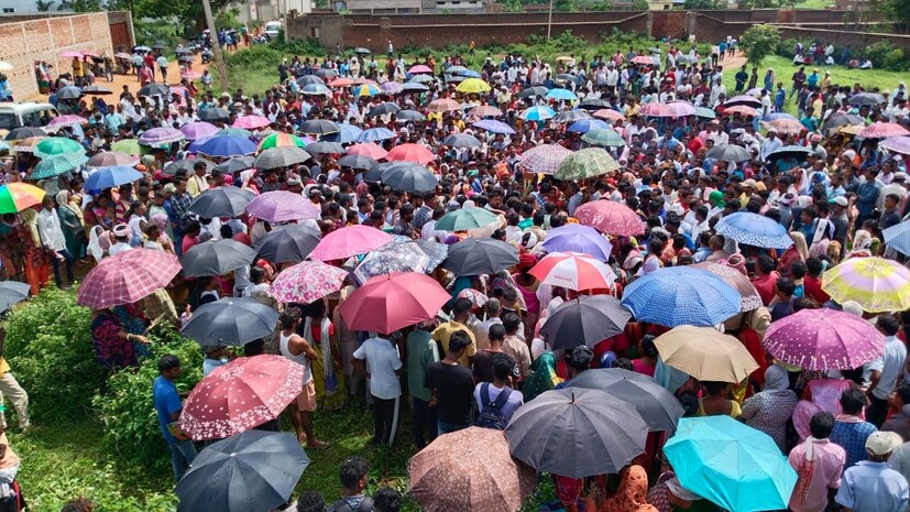  അക്രമികളെ ഇതുവരെ തിരിച്ചറിയാന്‍ സാധിച്ചിട്ടില്ലെന്ന് റാഞ്ച് റൂറല്‍ എസ് പി നൗഷാദ് ആലം പറഞ്ഞു. 'ബുധനാഴ്ച വൈകുന്നേരം ഏകദേശം രാത്രി 8 മണിയോടെ ബൈക്കുകളിൽ മൂന്ന് പേർ മുണ്ടയുടെ ഓഫീസ് പരിസരത്തേക്ക് വന്നു. രണ്ട് അക്രമികൾ ഓഫീസിനുള്ളിൽ കയറി വെടിയുതിർക്കുകയായിരുന്നു. നേതാവ് സംഭവ സ്ഥലത്ത് തന്നെ കൊല്ലപ്പെട്ടു'- റാഞ്ചി എസ്‌എസ്‌പി കിഷോർ കൗശൽ പറഞ്ഞു.