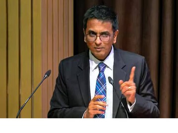  DY Chandrachud