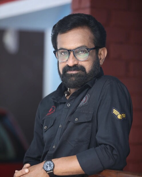  ഡോക്ടർ രജിത്ത് കുമാർ അവതരിപ്പിക്കുന്ന നഞ്ചപ്പൻ എന്ന കഥാപാത്രത്തിന്റെ പോസ്റ്ററാണ് റിലീസായത്. അട്ടപ്പാടിയിൽ ചിത്രീകരണം പൂർത്തിയാക്കിയ ചിത്രത്തിൽ കാർത്തിക് വിഷ്ണു, ശ്രുതി ജയൻ, ലതാ ദാസ്, വർഷ പ്രസാദ്, തുടങ്ങിയവരും അഭിനയിക്കുന്നു (തുടർന്ന് വായിക്കുക)