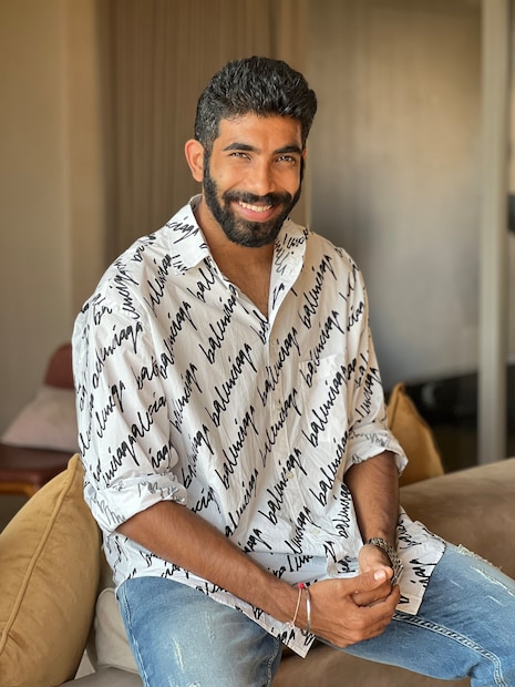  2022 സെപ്റ്റംബറിലാണ് ബുംറ ഇന്ത്യയ്ക്കു വേണ്ടി അവസാനമായി കളിച്ചത്. കഴിഞ്ഞ രണ്ട് മാസമായി ക്രിക്കറ്റ് അക്കാദമിയിൽ വിവിഎസ് ലക്ഷ്മണയുടെ കീഴിൽ പരിശീലനത്തിലായിരുന്നു ബുംറ.