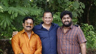 മുരളിക്കൊപ്പം അജു, ധ്യാൻ