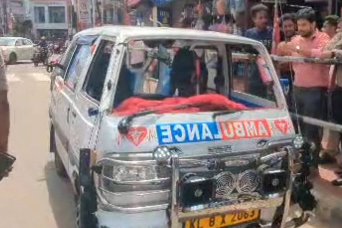 മന്ത്രി വി ശിവൻകുട്ടിയുടെ പൈലറ്റ് വാഹനം ആംബുലൻസുമായി കൂട്ടിയിടിച്ചു