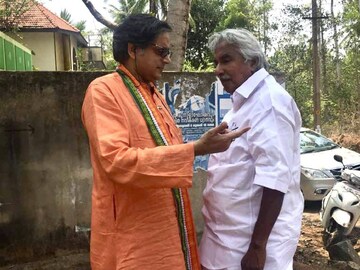 ഉമ്മൻ ചാണ്ടിയും ശശി തരൂരും