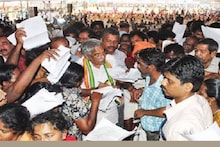 'താമസമുണ്ടാകുമെങ്കിൽ ക്ഷമിക്കണം, എല്ലാവരെയും കാണും'; ജനസമ്പർക്ക പരിപാടിയിലൂടെ ജനപ്രിയനായ ഉമ്മൻ ചാണ്ടി