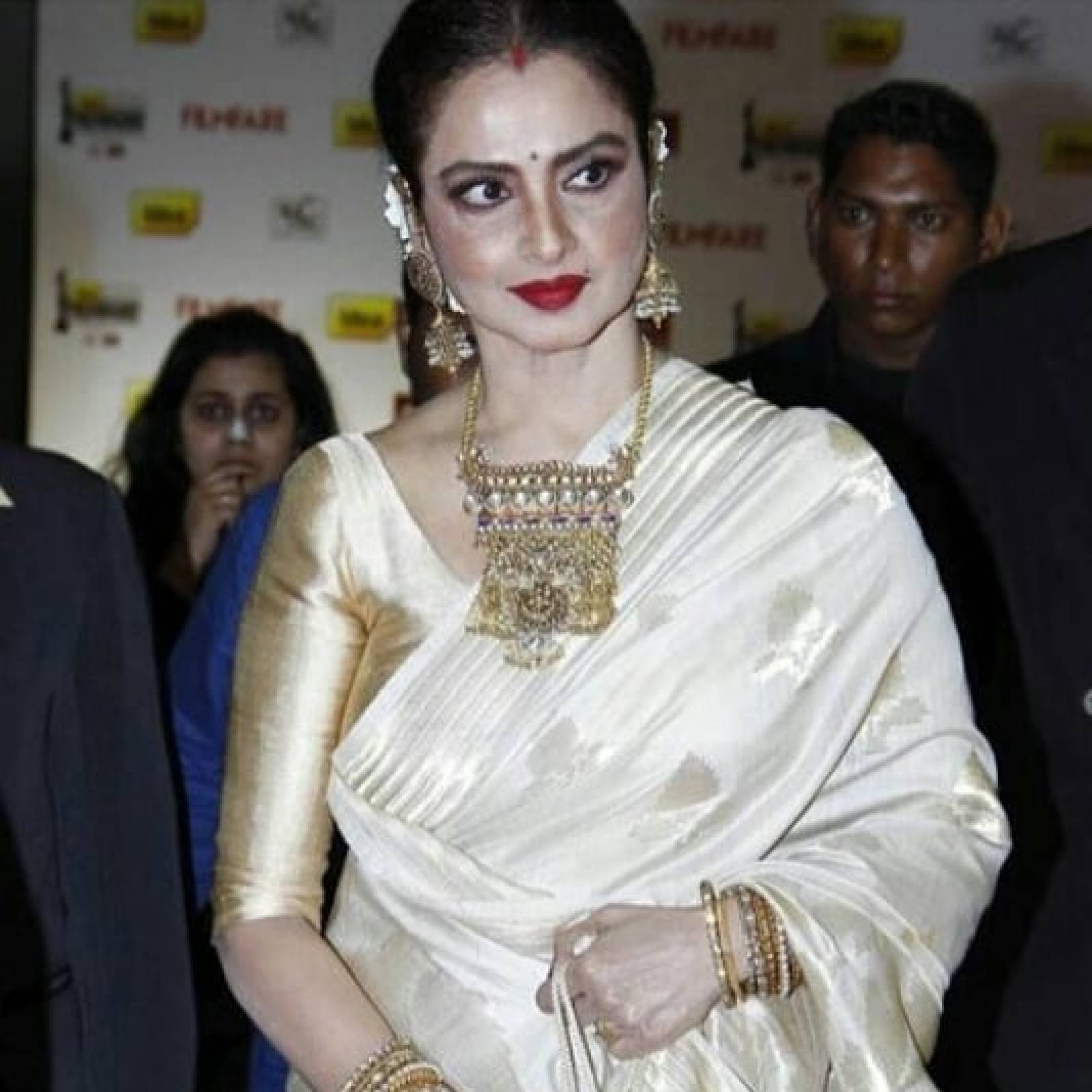 Rekha | സെക്രട്ടറിയായ സ്‌ത്രീയ്‌ക്കൊപ്പം നടി രേഖ ലിവിങ് ടുഗെദറി ...