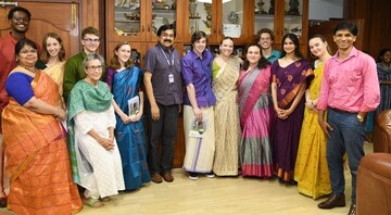 കേരളത്തിന്റെ മത്സ്യ മേഖലയിലെ പെൺകരുത്ത് പഠിക്കാൻ അമേരിക്കൻ വിദ്യാർത്ഥികൾ കേരളത്തിന്റെ മത്സ്യ മേഖലയിലെ പെൺകരുത്ത് പഠിക്കാൻ അമേരിക്കൻ വിദ്യാർത്ഥികൾ