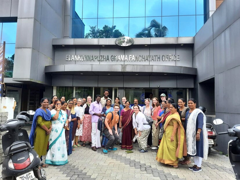  സിഎംഎഫ്ആർഐയുടെ ​ഗവേഷണ പ്രവർത്തനങ്ങളെക്കുറിച്ചറിയാൻ ഡയറക്ടർ ഡോ എ ​ഗോപാലകൃഷ്ണനനുമായും വിവിധ വകുപ്പു മേധാവികളുമായും ആശയവിനിമയം നടത്തി. അധ്യാപകരായ പ്രൊഫ ലിൻഡ റാസിയോപി, പ്രൊഫ സെജൂറ്റി ദാസ്ഗുപത എന്നിവരുടെ നേതൃത്വത്തിൽ മിഷി​ഗൺ സർവകലാശാലയുടെ ജെയിംസ് മാഡിസൺ കോളേജിൽ കംപാരിറ്റീവ് കൾച്ചർ ആന്റ് പൊളിറ്റിക്സിൽ ബിരുദപഠനം നടത്തുന്ന വിദ്യാർത്ഥികളാണ് സിഎംഎഫ്ആർഐയുടെ സഹകരണത്തോടെ കേരള സന്ദർശനം നടത്തിയത്.