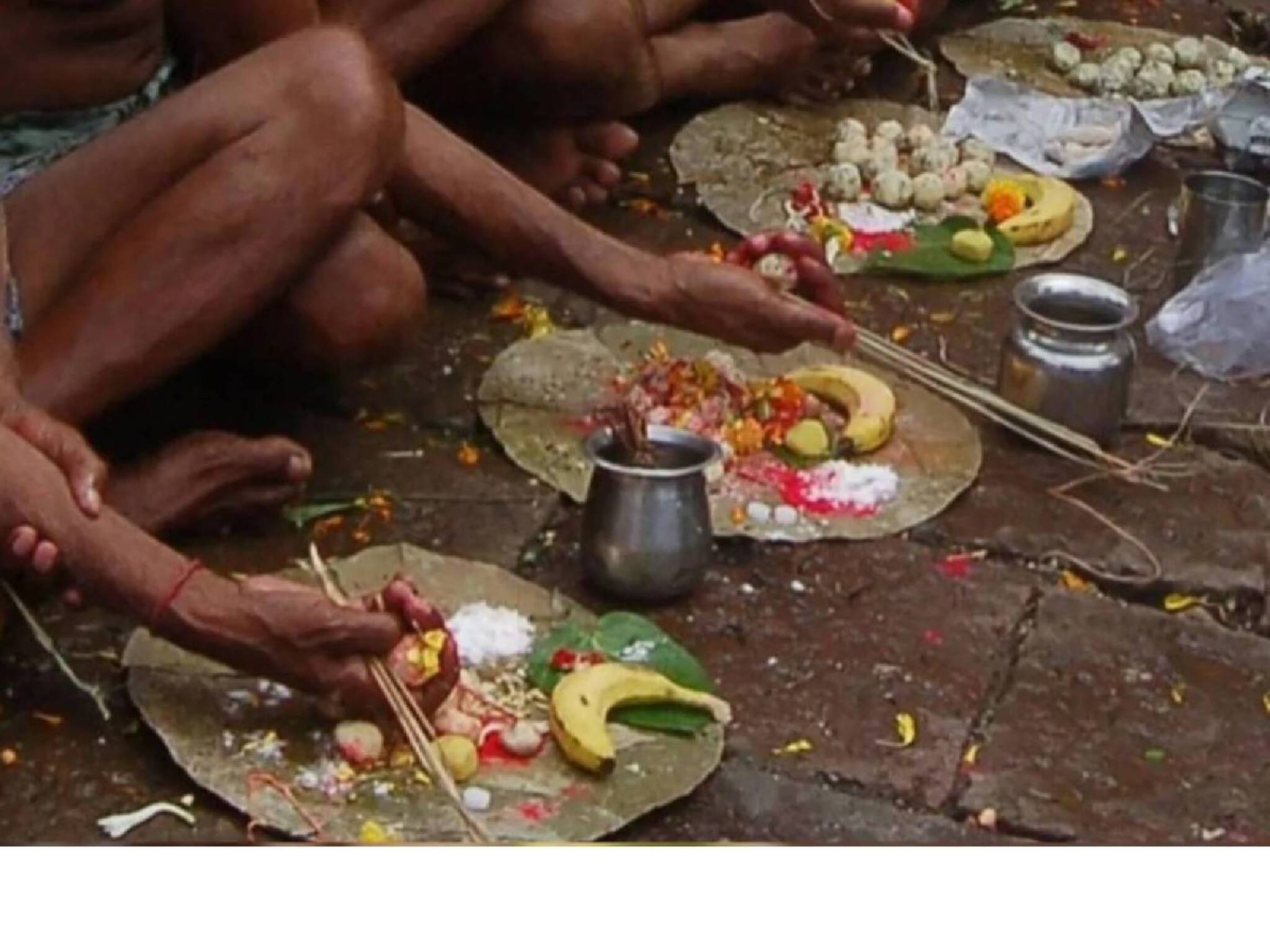കർക്കടക വാവുബലി; പിതൃക്കളുടെ സ്മരണയിൽ ബലിതർപ്പണം