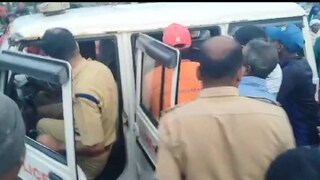 മുതലപ്പൊഴിയിൽ നടന്ന രക്ഷാദൗത്യം മുതലപ്പൊഴിയിൽ നടന്ന രക്ഷാദൗത്യം