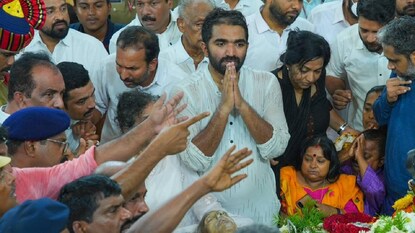 ചാണ്ടി ഉമ്മൻ ചാണ്ടി ഉമ്മൻ