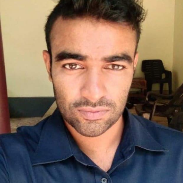  ലഹരിക്ക് പണം കണ്ടെത്താൻ നടത്തിയ കൊലപാതകമെന്നാണ് പൊലീസ് നിഗമനം. എന്തായാലും കൊലപാതകം നടന്ന സമയം അടക്കം അക്മൽ നൽകുന്ന പല മൊഴികളിലും വൈരുധ്യമുണ്ട്. ഈ സാഹചര്യത്തിൽ ഇയാളെ വിശദമായി ചോദ്യം ചെയ്യും.
