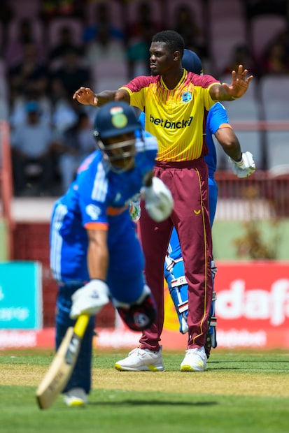 Ishan Kishan scored 27 runs after India lost Gill and Suryakumar Yadav early, but once Kishan departed, India's middle order never really recovered. (AFP Photo)