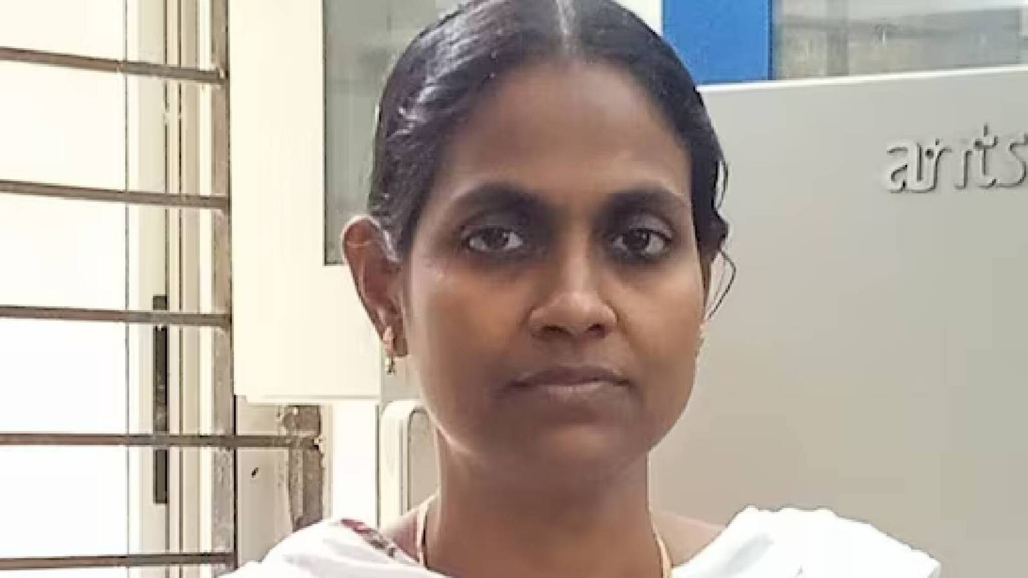 വയസ് 43, രണ്ട് മക്കളുടെ അമ്മ; സ്‌കോളര്‍ഷിപ്പ് നേടി അമേരിക്കയിലേക്ക് പറക്കാനൊരുങ്ങി തമിഴ്‌നാട് സ്വദേശി