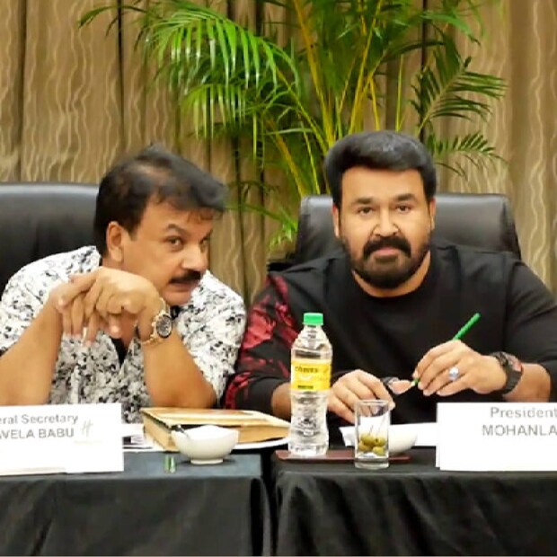  അമ്മയുടെ ജനറൽ സെക്രട്ടറിയാണ് ഇടവേള ബാബു ഇപ്പോൾ. 1982ൽ 'ഇടവേള' എന്ന സിനിമയിലൂടെയാണ് ഇടവേള ബാബു എന്ന ബാബു ചന്ദ്രന്റെ സിനിമാ പ്രവേശം. ഇതിൽ രവി എന്ന കഥാപാത്രത്തെയാണ് ബാബു അവതരിപ്പിച്ചത് (തുടർന്ന് വായിക്കുക)