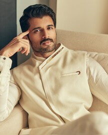 'തുടർച്ചയായി ആറ് ഫ്ലോപ്പുകൾ'....; രജനീകാന്തിനെ കുറിച്ചുള്ള വിജയ് ദേവരകൊണ്ടയുടെ പരാമർശം എന്ത്?