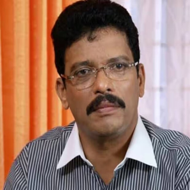 വളരെ വർഷങ്ങളായി മലയാള സിനിമാ പ്രേക്ഷകർക്ക് പ്രിയപ്പെട്ട നടിയും നടനുമാണ് ഉർവശിയും (Urvashi) ജഗദീഷും (Jagadish). കാലം മാറിവന്നിട്ടും ചെയ്യുന്ന കഥാപാത്രങ്ങൾ കൊണ്ട് പുതുതലമുറയിൽ പോലും ശക്തമായി നിലനിൽക്കുന്ന അഭിനേതാക്കൾ. കൊമേഡിയൻ ആയി തുടങ്ങിയ ജഗദീഷ് ഇന്ന് ക്യാരക്ടർ വേഷങ്ങങ്ങളിലേക്ക് ചുവടുമാറ്റി. ശാലീന സുന്ദരിയായ നായികയായ ഉർവശി എന്ന് കോമഡി പറഞ്ഞ് പ്രേക്ഷകരെ കുടുകുടാ ചിരിപ്പിക്കുന്നു വളരെ വർഷങ്ങളായി മലയാള സിനിമാ പ്രേക്ഷകർക്ക് പ്രിയപ്പെട്ട നടിയും നടനുമാണ് ഉർവശിയും (Urvashi) ജഗദീഷും (Jagadish). കാലം മാറിവന്നിട്ടും ചെയ്യുന്ന കഥാപാത്രങ്ങൾ കൊണ്ട് പുതുതലമുറയിൽ പോലും ശക്തമായി നിലനിൽക്കുന്ന അഭിനേതാക്കൾ. കൊമേഡിയൻ ആയി തുടങ്ങിയ ജഗദീഷ് ഇന്ന് ക്യാരക്ടർ വേഷങ്ങങ്ങളിലേക്ക് ചുവടുമാറ്റി. ശാലീന സുന്ദരിയായ നായികയായ ഉർവശി എന്ന് കോമഡി പറഞ്ഞ് പ്രേക്ഷകരെ കുടുകുടാ ചിരിപ്പിക്കുന്നു