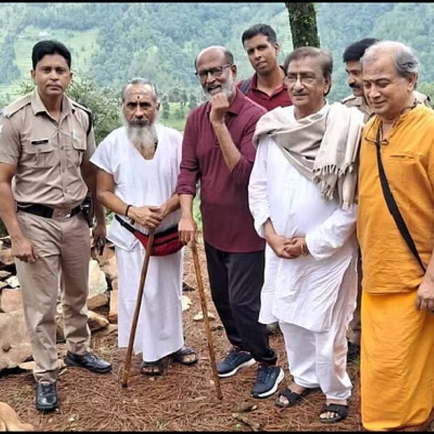  ഈ ഒരു ശീലം താരം തന്റെ അവസാനം ഇറങ്ങിയ നെല്‍സണ്‍ ദിലീപ് കുമാര്‍ സംവിധാനം ചെയ്ത ജിയലറിലും സ്വീകരിച്ചിരുന്നു. സൂപ്പർ ഹിറ്റായി ജയിലർ ഓടുമ്പോൾ രജനികാന്ത് ഹിമാലയത്തിലേക്ക് പോയിരുന്നു.