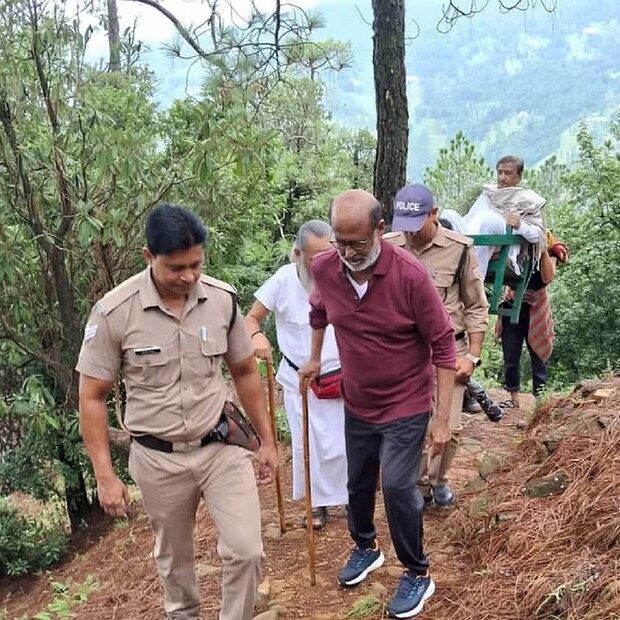  ഏതാനും ദിവസങ്ങൾക്ക് മുൻപായിരുന്നു തീര്‍ത്ഥ യാത്ര കഴിഞ്ഞ് താരം എത്തിയത്. ഈ അവസരത്തിൽ താരം ബാബ ജി ​ഗുഹ സന്ദർശിക്കുന്നതിന്റെ ചിത്രങ്ങളാണ് പുറത്തുവന്നിരിക്കുന്നത്.