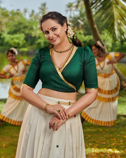  മാമാങ്കം സിനിമയിലൂടെ മലയാളിക്ക് പ്രിയങ്കരിയായ താരമാണ് നടി പ്രാചി തെഹ്ലാന്‍. 