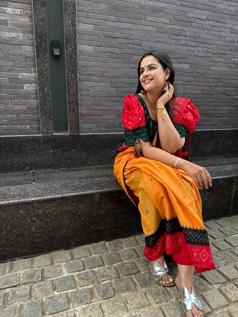  എങ്ങും കേരളത്തനിമ നിറഞ്ഞു നിൽക്കുന്ന ചിത്രങ്ങളാണ് താരം പങ്കുവച്ചിരിക്കുന്നത്.