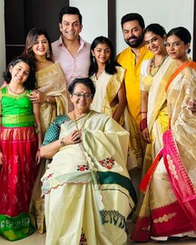 കുടുബസമേതം ഓണമാഘോഷിച്ച് നടൻ പൃഥ്വിരാജ്; കൊച്ചുമക്കൾക്കൊപ്പം ഓണസദ്യയുണ്ട് മല്ലിക സുകുമാരൻ