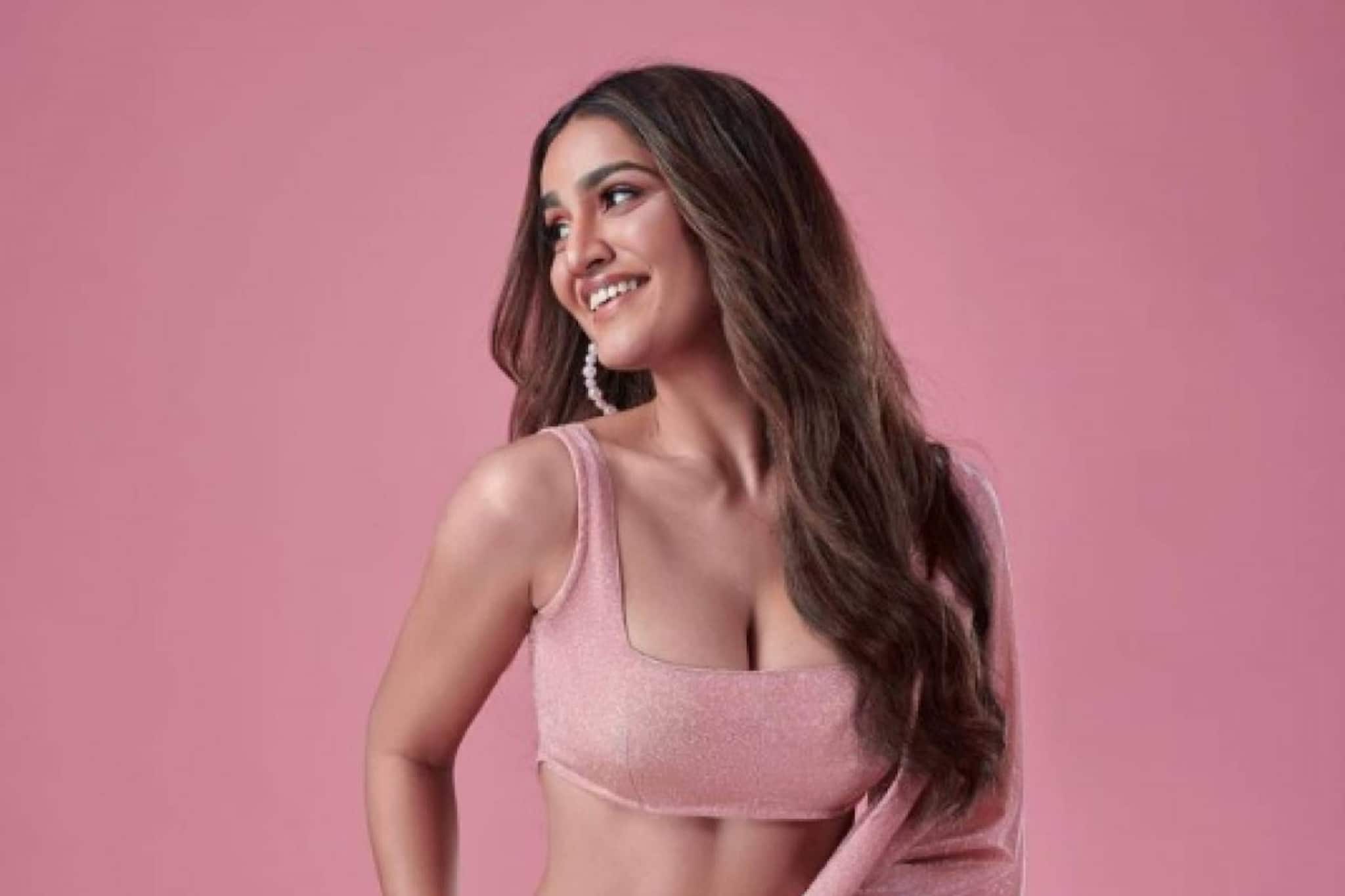 Saniya Iyyappan | എട്ടു മാസം കൊണ്ട് സാനിയ അയ്യപ്പൻറെ ജീവിതത്തിൽ നടന്നത്; ഇത്രയുമെല്ലാം സംഭവിക്കണമെങ്കിൽ...