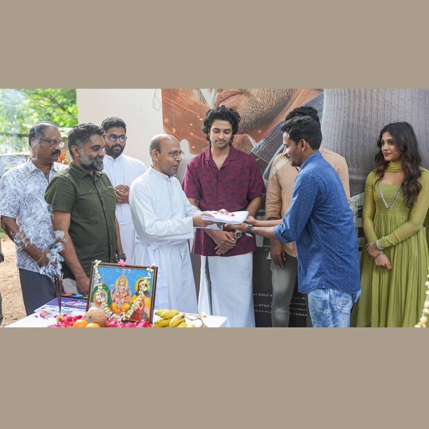  ജിയോ ബേബി,സച്ചിൻ ലാൽ ഡി,ജോമോൻ ജ്യോതിർ,കിരൺ പ്രഭാകരൻ, തുടങ്ങിയവരാണ് മറ്റു പ്രധാന താരങ്ങൾ. മില്ലേന്നിയൽ ഫിലിംസിന്റെ ബാനറിൽ നിർമിക്കുന്ന ചിത്രത്തിന്റെ ഛായാഗ്രഹണം സാലു കെ. തോമസ്സ് നിർവഹിക്കുന്നു. സുഹൈൽ എം കോയ എഴുതിയ വരികൾക്ക് അനൂപ് നിരിച്ചൻ സംഗീതം പകർന്നു