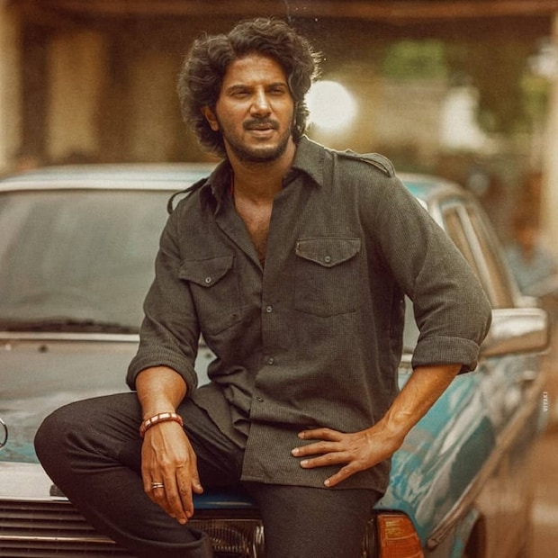  കിംഗ് ഓഫ് കൊത്തയ്ക്ക് മുമ്പ്, ദുൽഖർ ആർ. ബൽക്കിയുടെ 'ചുപ്: റിവഞ്ച് ഓഫ് ദ ആർട്ടിസ്റ്റിലാണ്' വേഷമിട്ടത്. അതിൽ അദ്ദേഹം ഒരു സീരിയൽ കില്ലറായി അഭിനയിച്ചു. ആകെ 11.6 കോടി രൂപ മാത്രം നേടിയ ചിത്രം ബോക്‌സ് ഓഫീസിൽ പരാജയമായിരുന്നു