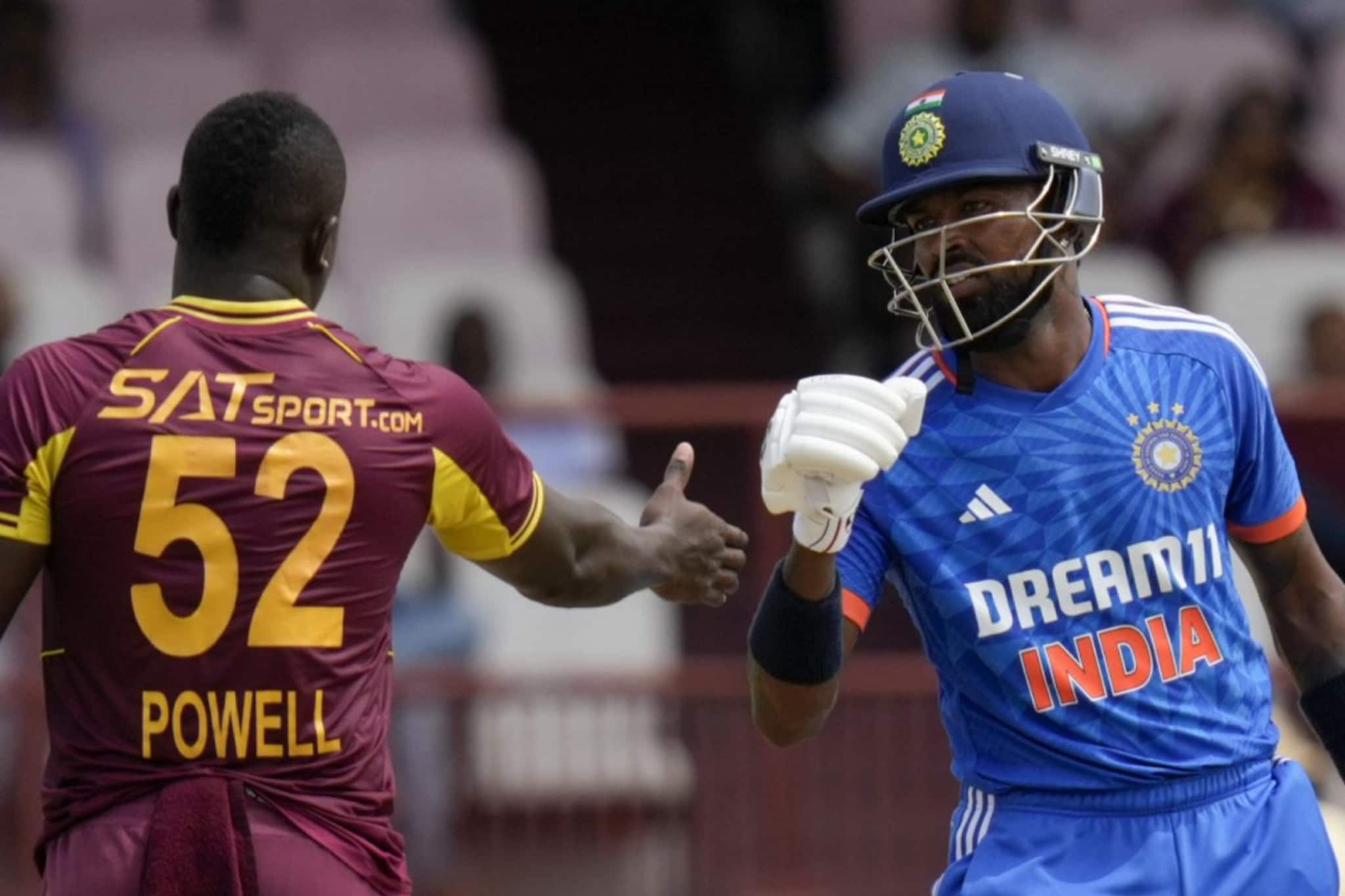 സഞ്ജുവിനെ ബാറ്റിങ്ങിന് ഇറക്കിയില്ല; തിലക് വർമ ഫിഫ്റ്റി അടിക്കാൻ സമ്മതിച്ചില്ല; ഹാർദിക്കിനെതിരെ ആരാധകർ