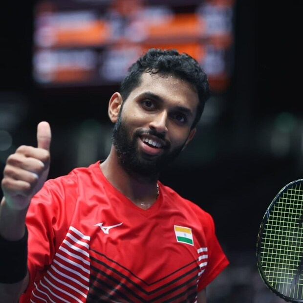  <strong> എച്ച് എസ് പ്രണോയിയുടെ വെങ്കല മെഡൽ (ഓഗസ്റ്റ് 26):</strong> കോ​പ​ൻഹേ​ഗ​നിൽ നടന്ന ലോ​ക ബാ​ഡ്മി​ന്റ​ൺ ചാ​മ്പ്യ​ൻ​ഷി​പ്പ് സെ​മി​യി​ൽ തോ​റ്റെ​ങ്കി​ലും തി​രു​വ​ന​ന്ത​പു​രം സ്വദേശിയായ പ്ര​ണോ​യി​യു​ടെ വെ​ങ്ക​ല നേ​ട്ടം മ​ല​യാ​ളി​ക​ൾ​ക്കും അ​ഭി​മാ​ന​മാ​യി. ലോ​ക ബാ​ഡ്മി​ന്റ​ൺ ചാ​മ്പ്യ​ൻ​ഷി​പ്പി​ൽ വെ​ങ്ക​ലം സ്വ​ന്ത​മാ​ക്കു​ന്ന ആ​ദ്യ കേ​ര​ളീ​യ​നാ​ണ് 31കാ​ര​ൻ. മൂ​ന്ന് സെ​റ്റ് നീ​ണ്ട പോ​രാ​ട്ട​ത്തി​നൊ​ടു​വി​ലാ​ണ് താ​യ്‍ല​ൻ​ഡു​കാ​ര​ൻ കു​ൻ​ലാ​വു​ത് വി​റ്റി​ഡ്സ​​ൺ പ്രണോയിയെ പരാജയപ്പെടുത്തിയത്. സ്കോ​ർ 21-18, 13-21, 14-21.