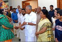 അഞ്ച് കൂട്ടം പായസവും 65 തരം വിഭവങ്ങളുമായി നിയമസഭയിൽ മുഖ്യമന്ത്രിയുടെ അത്യുഗ്രൻ ഓണസദ്യ