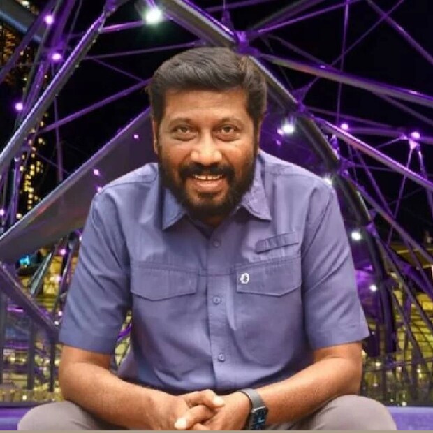  മലയാളികളെ മനസ്സുതുറന്ന് ചിരിക്കാൻ പഠിപ്പിച്ച സിദ്ദിഖ് എന്ന സർഗ്ഗപ്രതിഭ വിടവാങ്ങിയെന്ന് വിശ്വസിക്കാനാവുന്നില്ല. ഇന്റർവെല്ലിന് മുൻപ് സിനിമ തീർന്നത് പോലെ ഒരു പ്രതീതി.... ചികിത്സയിലാണെന്ന് അറിഞ്ഞത് മുതൽ അദ്ദേഹത്തിന്റെ തിരിച്ചുവരവിനായി പ്രാർത്ഥിച്ചിരുന്നു. അത്രയേറെ സ്നേഹസമ്പന്നനായ ഒരു വ്യക്തി...