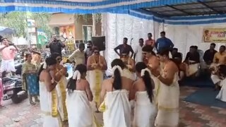 കൊടുങ്ങല്ലൂർ പൊലീസ് സ്റ്റേഷനിൽ നടന്ന പുരുഷ പൊലീസുകാരുടെ തിരുവാതിരകളി