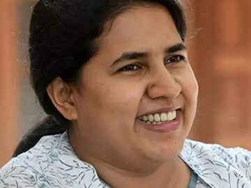 ടി വീണ